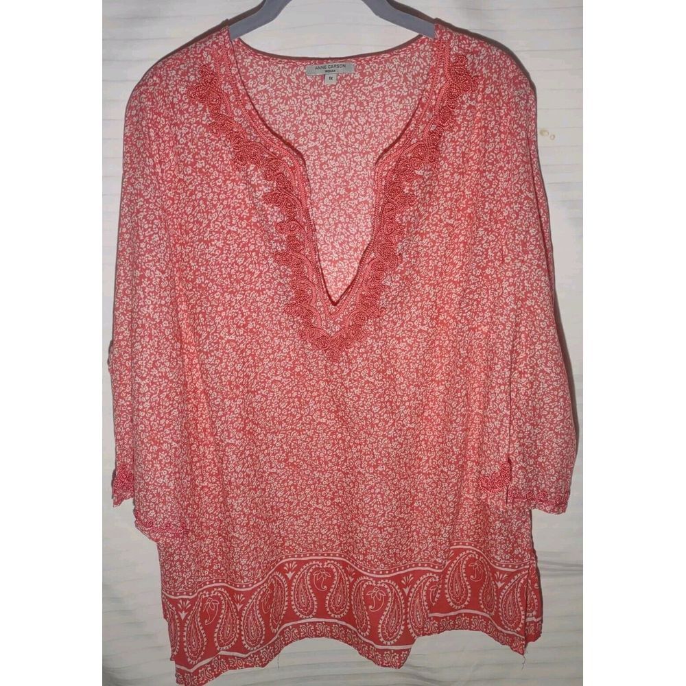 Anne Carson Top 1X Coral/Pink‎ Floral/Paisley Embroidered Trim 3/4 Sleeve V Neck